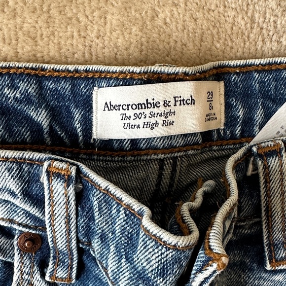 Abercrombie & Fitch 90’s Straight Ultra High Rise - Picture 2 of 3